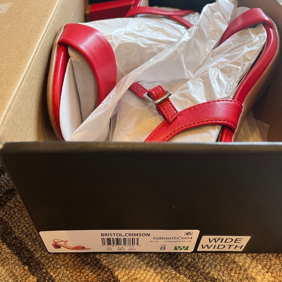 Naturalizer Red Sandal NIB 3 inch heel - Picture 2 of 7